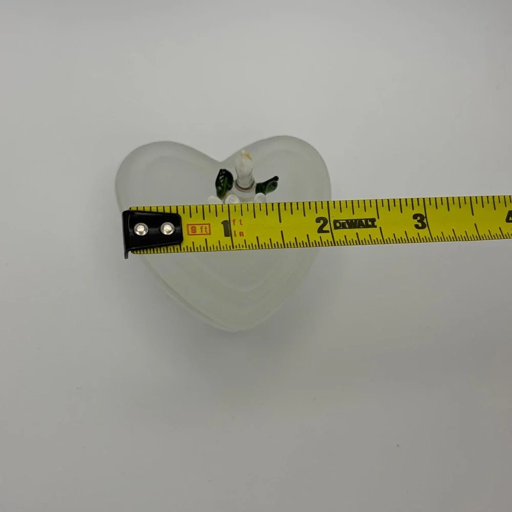 Vintage Frosted Glass Heart Trinket‎ Box Hand Blown Lampwork Floral Lid White